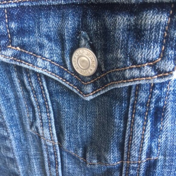 Gap Vintage (circa 2004)  Fitted Medium-Wash Stretch Jean Jacket (Medium) - Picture 5 of 7